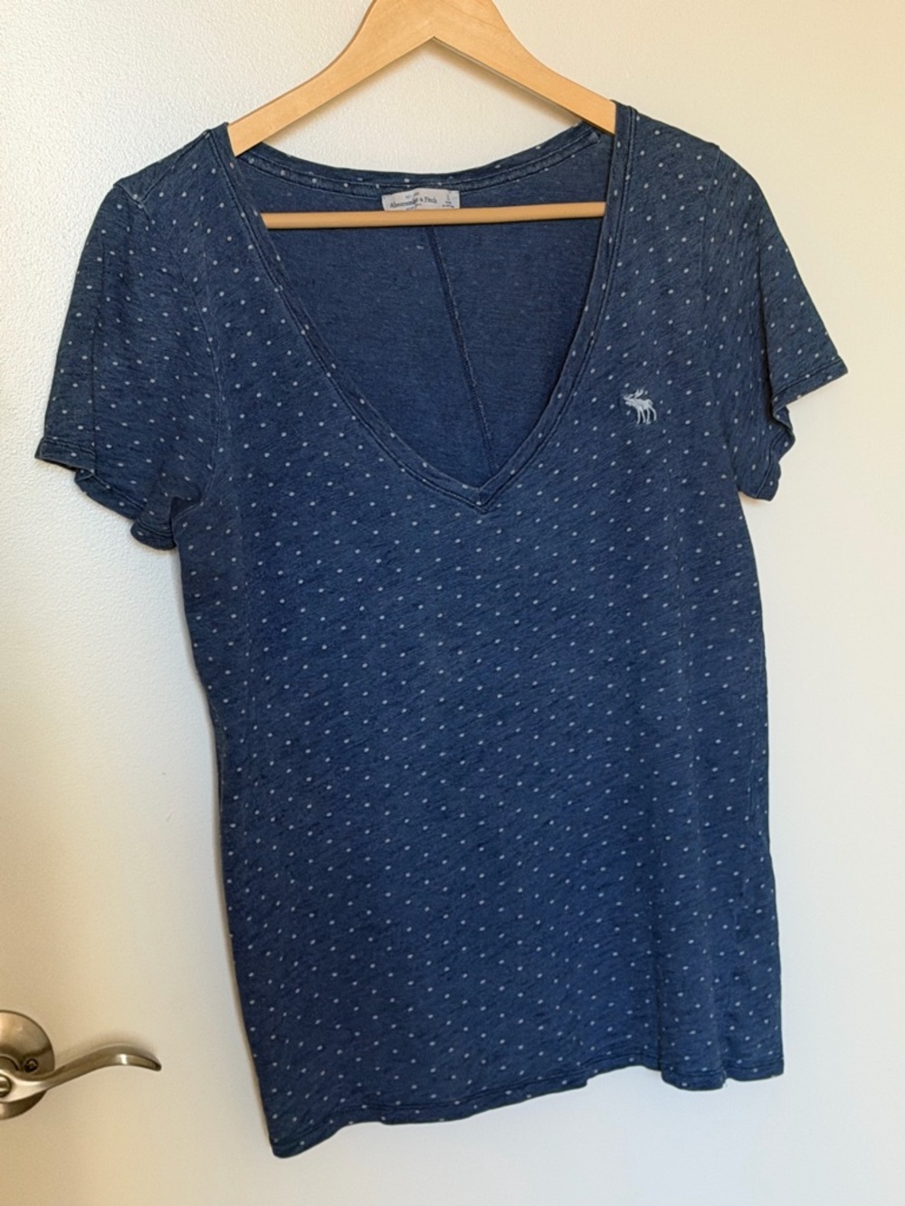 Abercrombie & Fitch Vintage scoop neck, size L